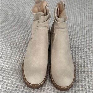 Women's Cream Ankle Boots/B-52 Bulldoxer